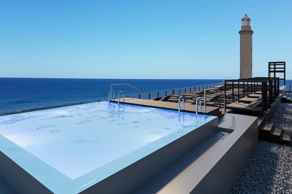 Hotel Faro, A Lopesan Collection Hotel - Adults Only Maspalomas  Eksteriør billede The rooftop pool at the Hotel